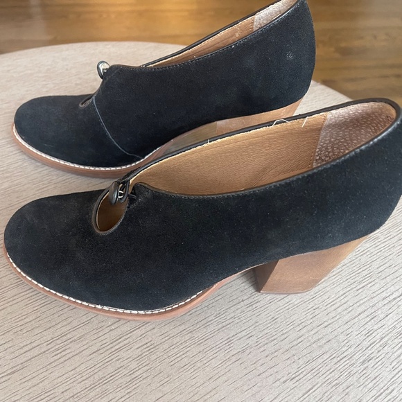 Sundance Latigo Black Suede Mary Jane Pump - Picture 2 of 3